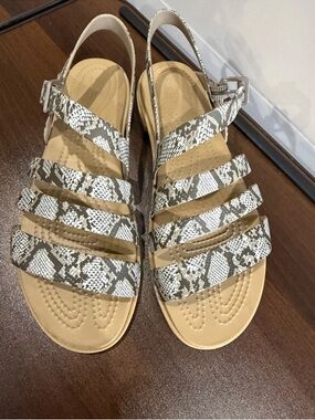 Crocs Tulum Sandal Women  Sz 9 Strappy Flat Snake Skin Lightweight Rubber